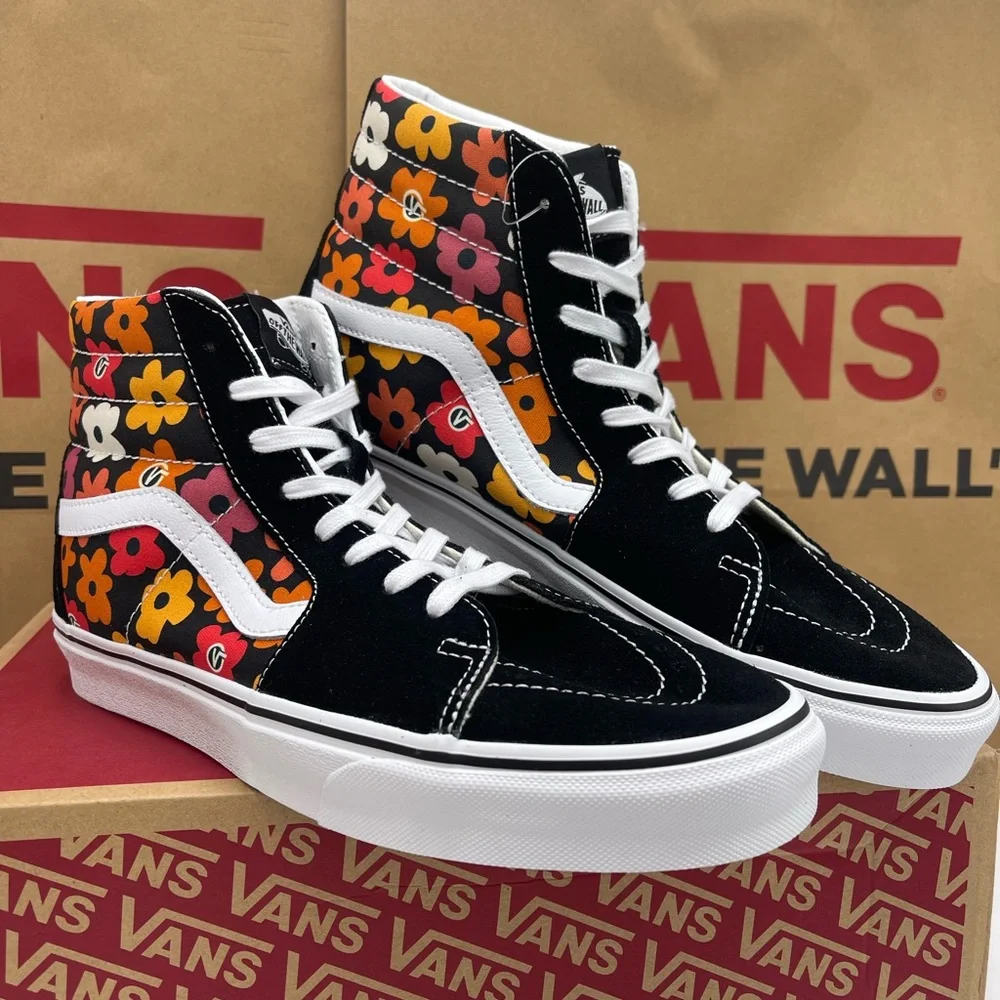 Vans Men’s Sk8-Hi
Flower Black/Multi Sneakers
VN000D5IBML
Floral High-Top - Picture 3 of 16